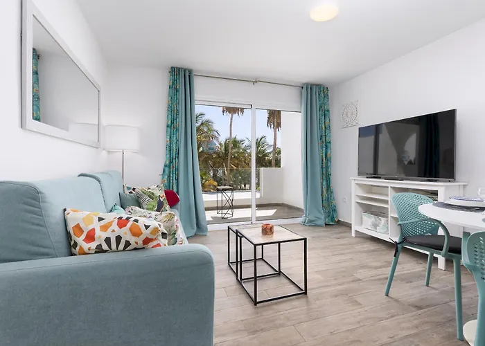 Apartment Home2book Cozy With Terrace Near The